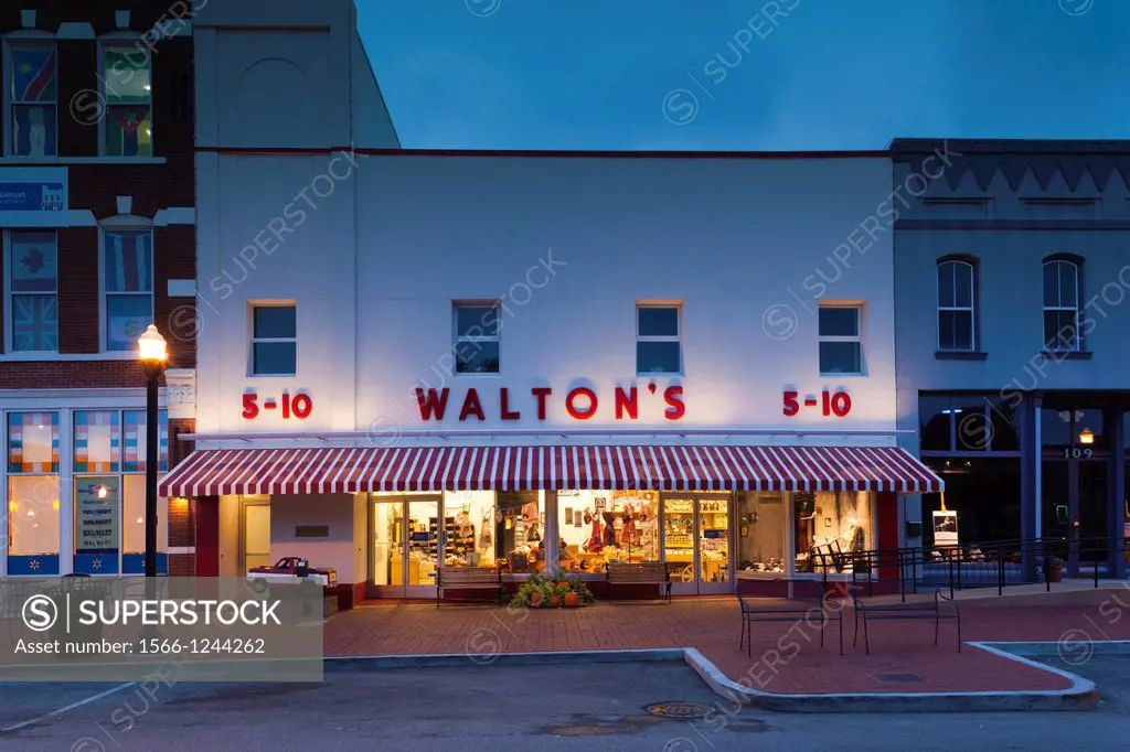 USA, Arkansas, Bentonville, exterior of Walton´s 5-10 store, now the Walmart Welcome Center