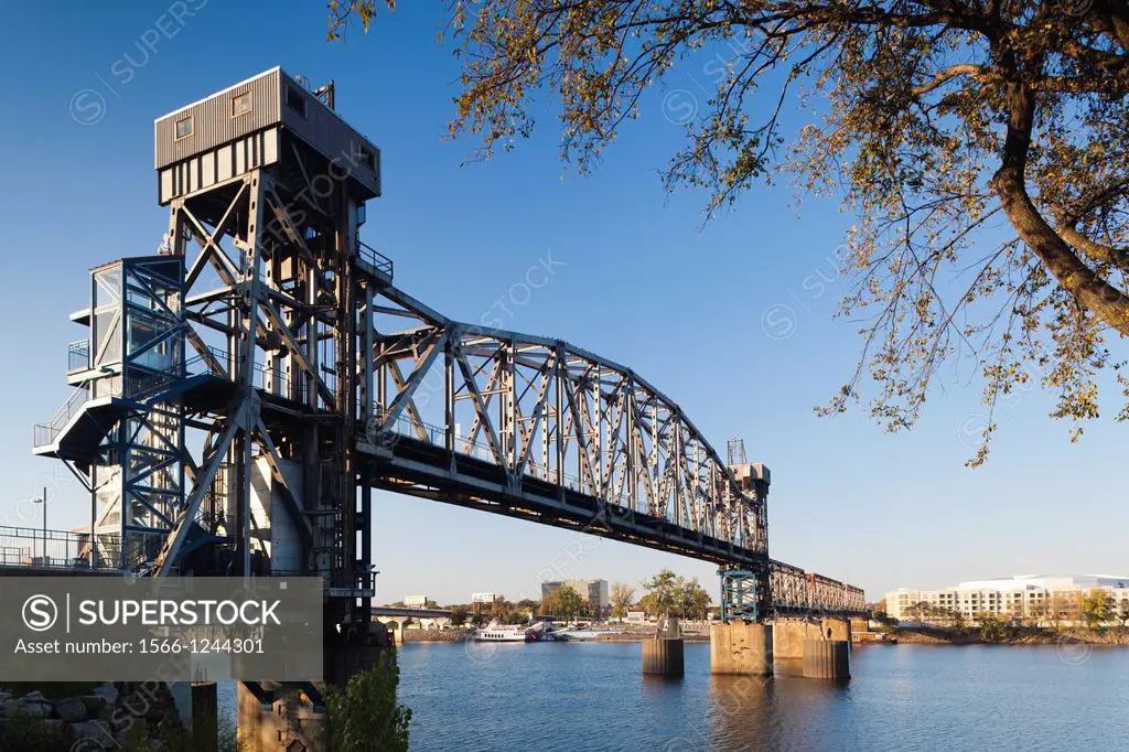 USA, Arkansas, Little Rock, Junction Pedestrian Bridge