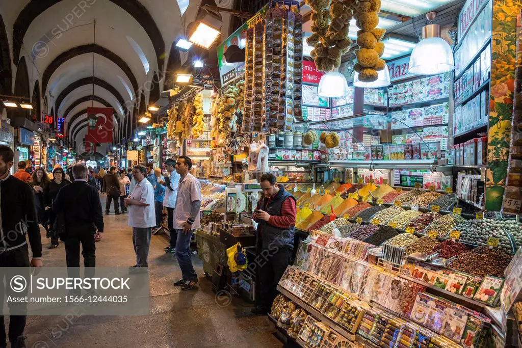 Interior of the Egyptian or spice bazaar, Eminonu, Istanbul, Turkey.