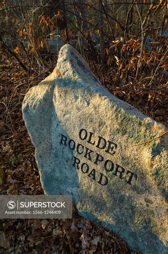 USA, Massachusetts, Gloucester, Dogtown rocks and sign for Olde Rockport Road