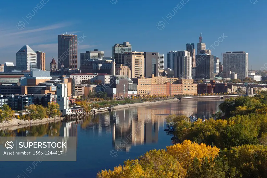 USA, Minnesota, Minneapolis, St  Paul, elevated skyline from Mississippi River