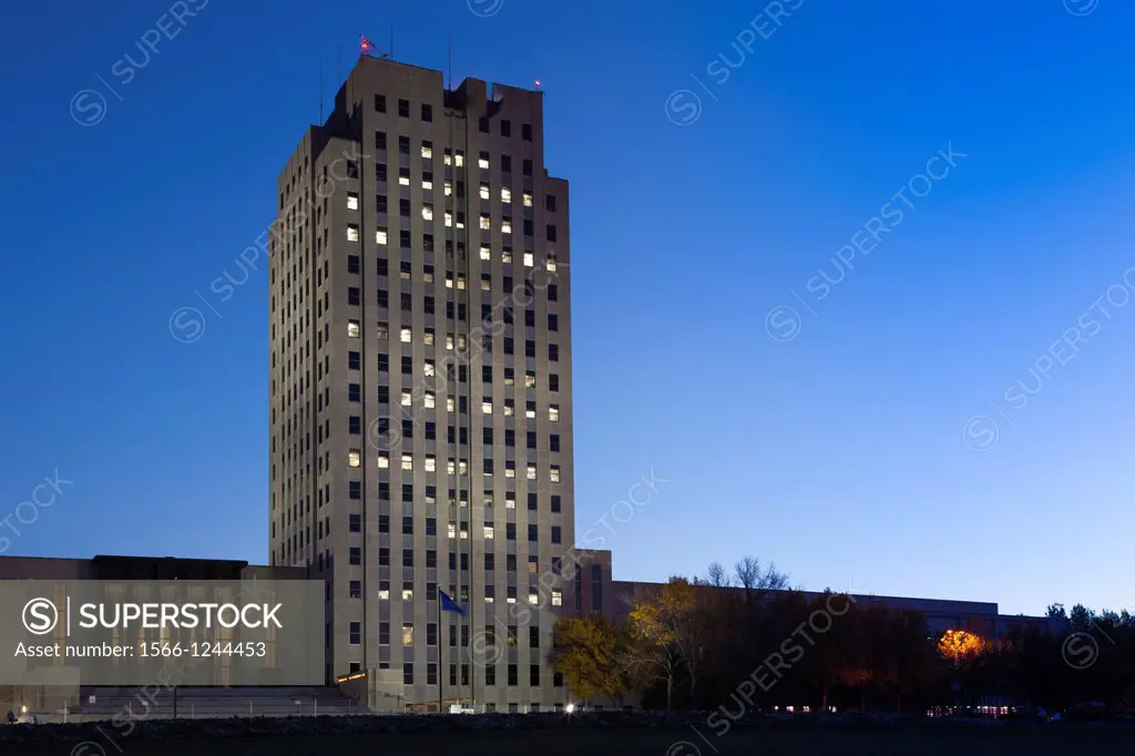 USA, North Dakota, Bismarck, North Dakota State Capitol, exterior dawn