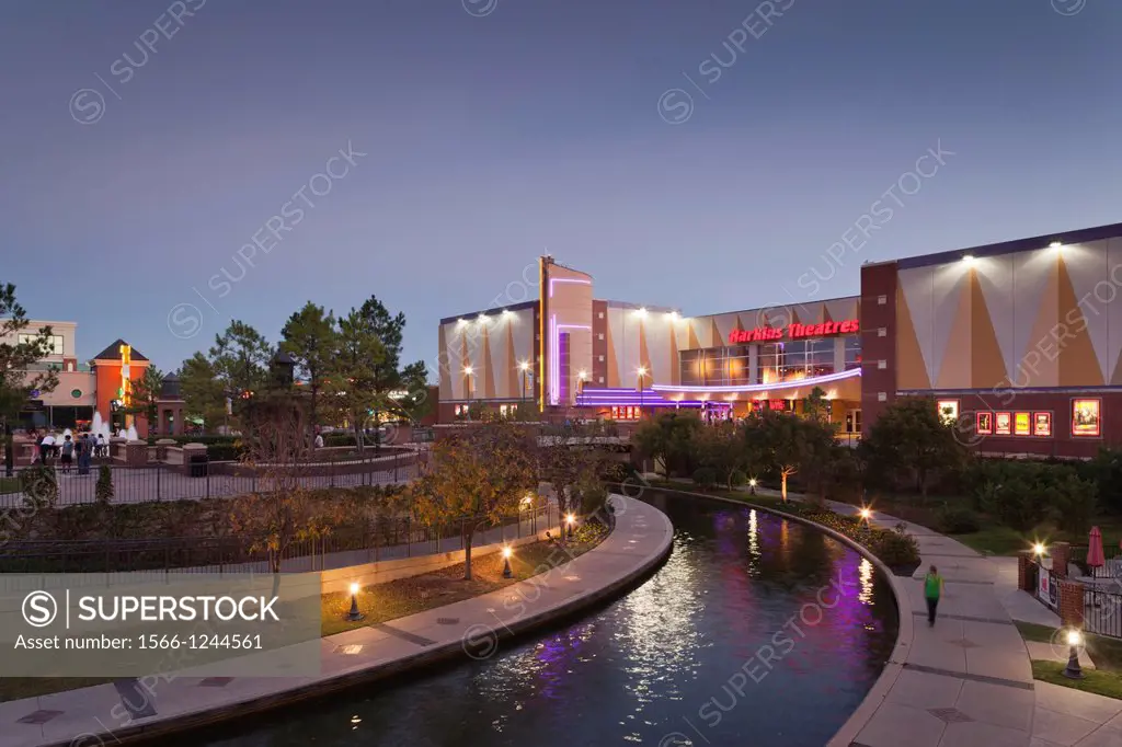 USA, Oklahoma, Oklahoma City, Bricktown, entertainment district, dusk