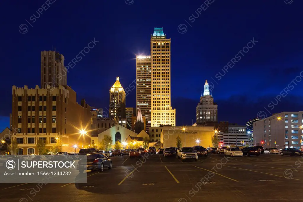 USA, Oklahoma, Tulsa, old and new high rise buildings, Art-Deco district, dusk