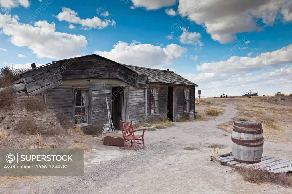 USA, South Dakota, Cactus Flat, Prairie Homestead, homesteader sod house exterior