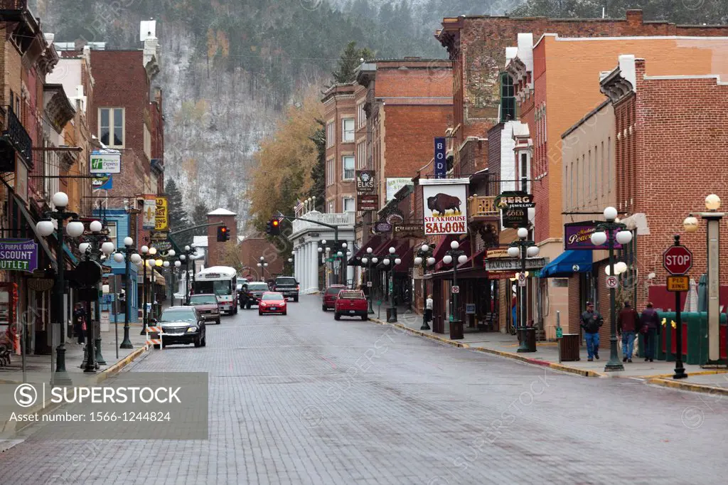 USA, South Dakota, Black Hills National Forest, Deadwood, historic Main Street, early winter