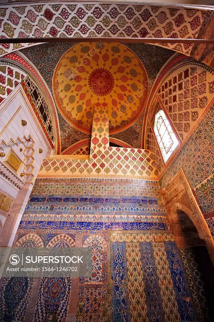 Iznik arabesque tiles in the Topkapi Palace, Istanbul, Turkey