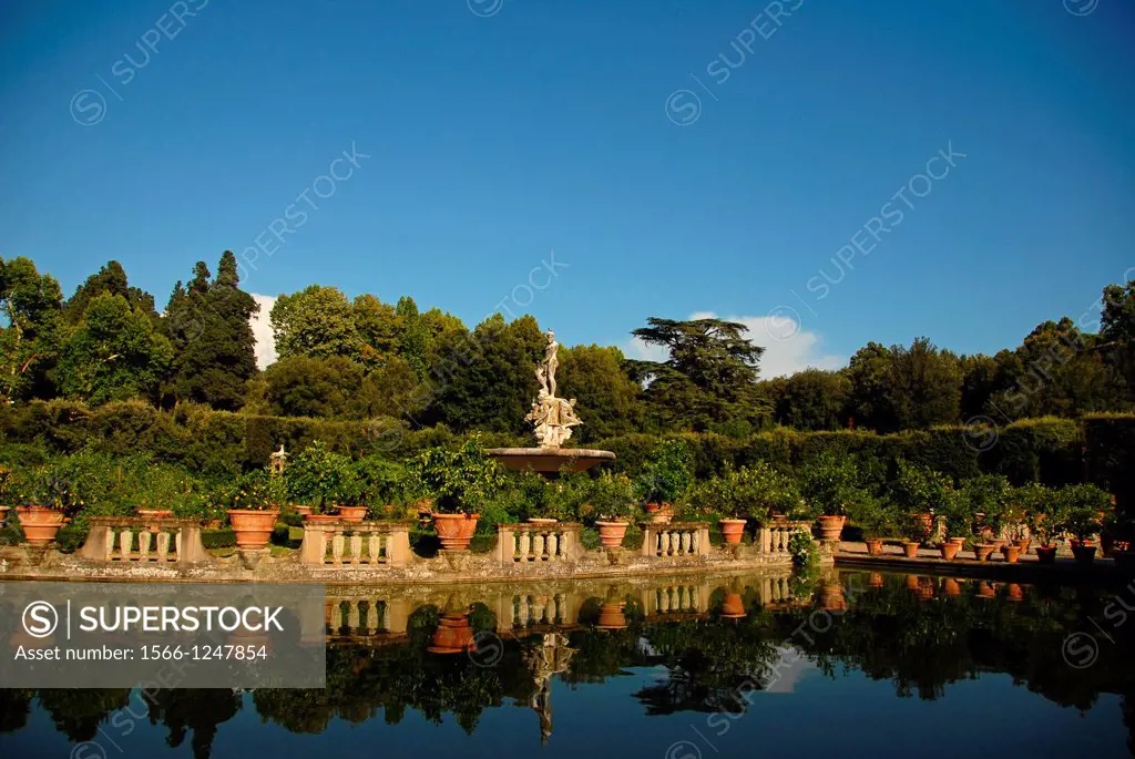 La Vasca dell´Isola with the Fontana Dell´Oceano del Giambologna Giardini di Boboli, florence, Tuscany, Italy, Europe