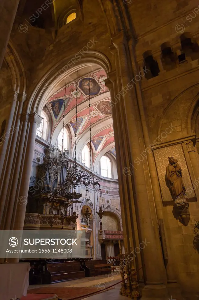 Interior of The Patriarchal Cathedral of St Mary Major, Santa Maria Maior de Lisboa, Se de Lisboa, Largo Se, Lisboa, Lisbon, Portugal.