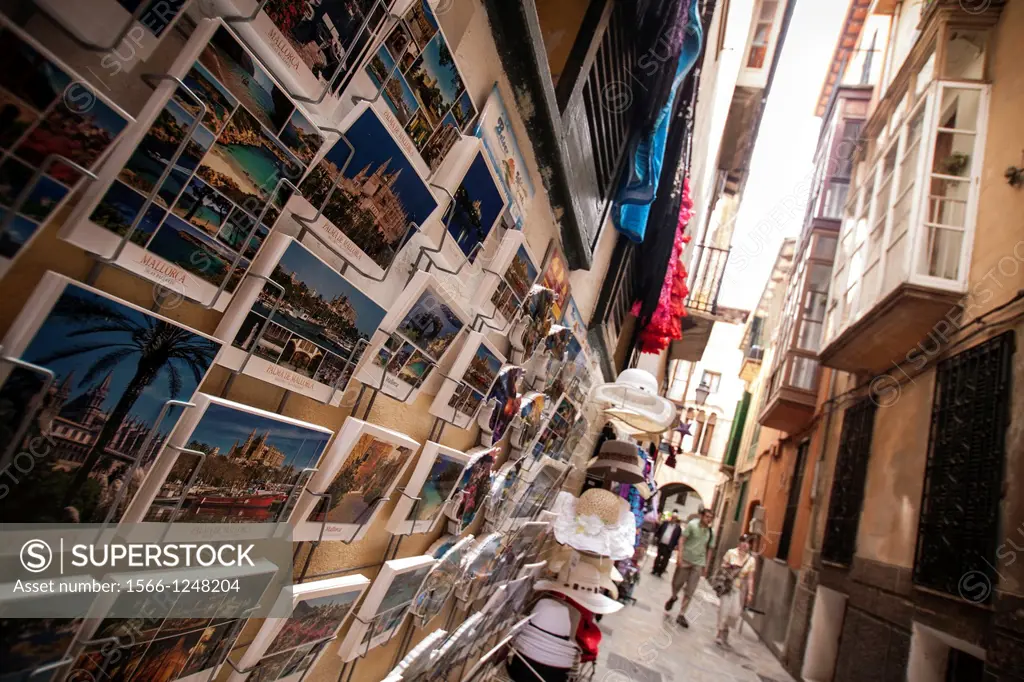 Postales mallorquinas en una calle de Palma