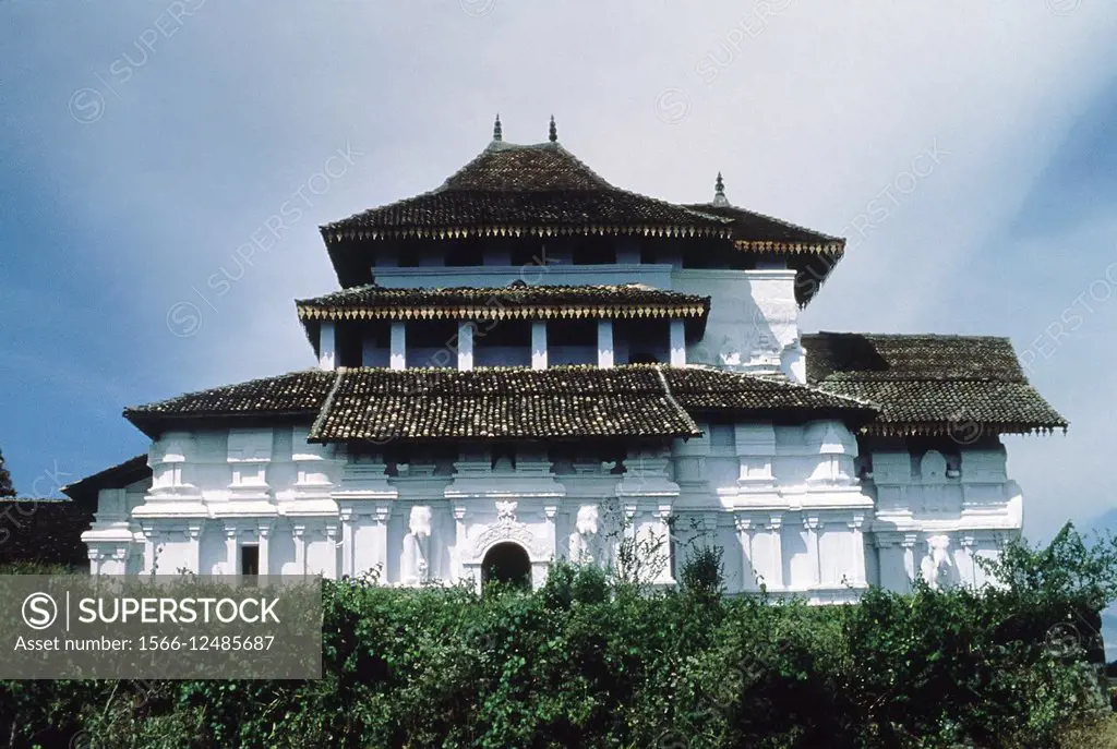 Ancient architecture. Kandyan temples: Lankatilleke. This temple is called the beauty spot on Lanka´s brow and is considered the finest flower of Kand...