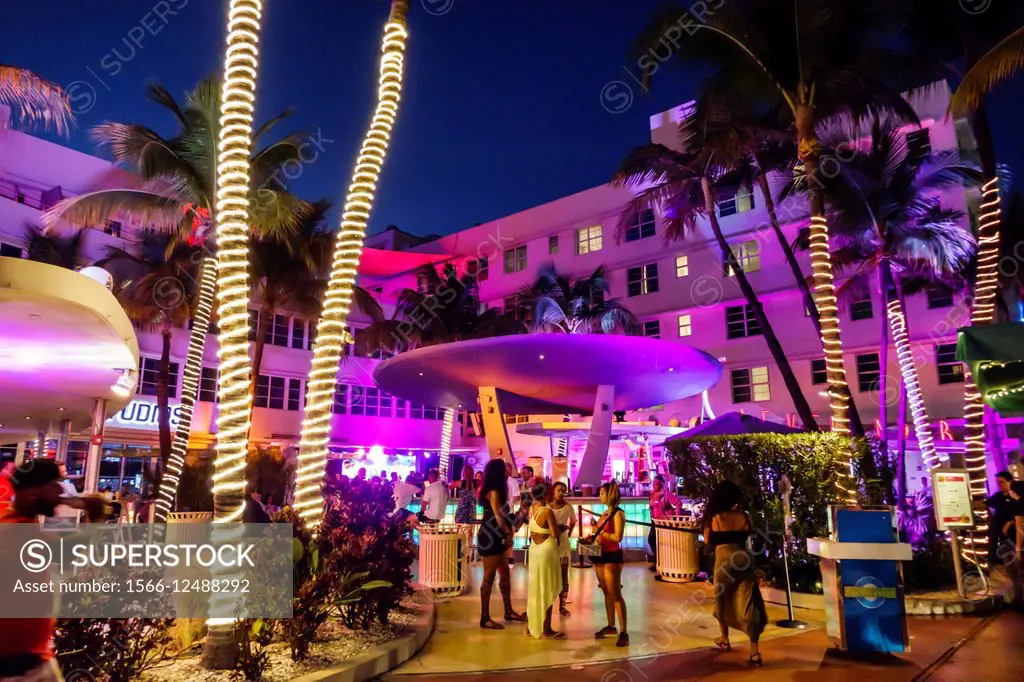 Florida, Miami Beach, Art Deco District, Ocean Drive, Clevelander, hotel, night, nightlife, restaurant.