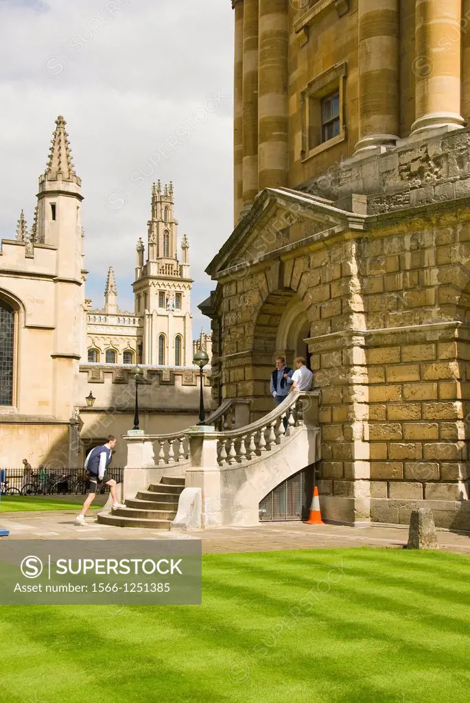 Entrance of Bodleian Library, Radcliffe Camera, Oxford University, Oxfordshire, UK