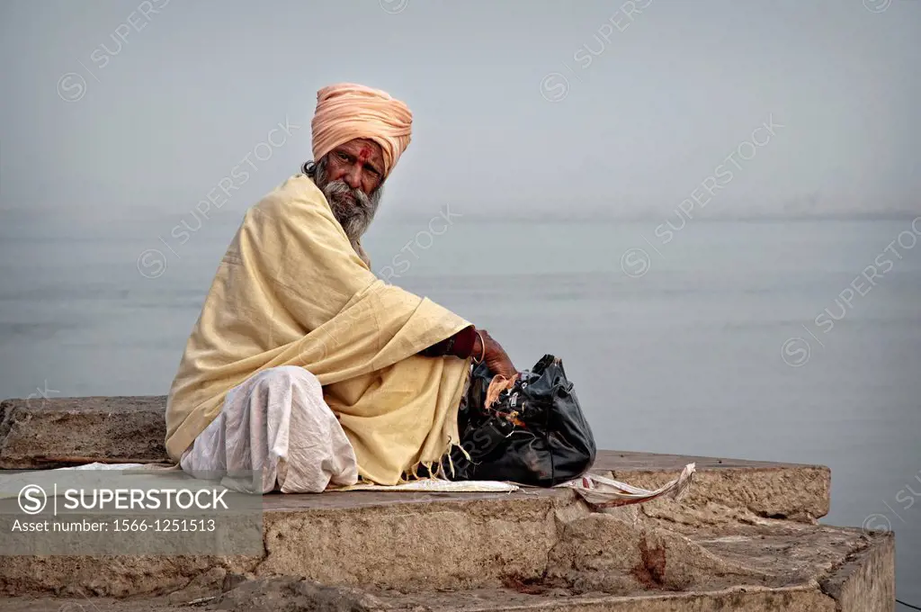 Sadhu on the gaths  Varanasi, Benares, Uttar Pradesh, India