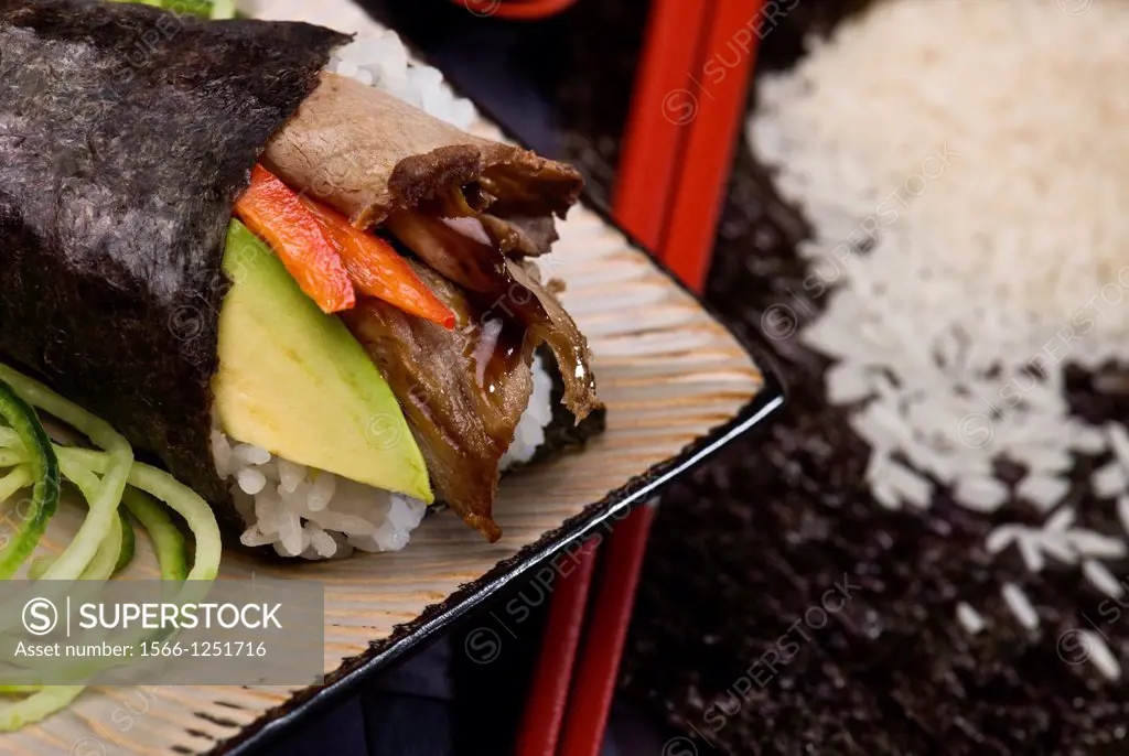 Beef & Avo sushi hand roll