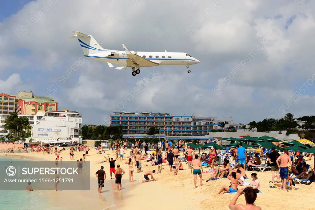Maho Beach Airplanes St  Martin Maarten Caribbean Island Netherland Antilles