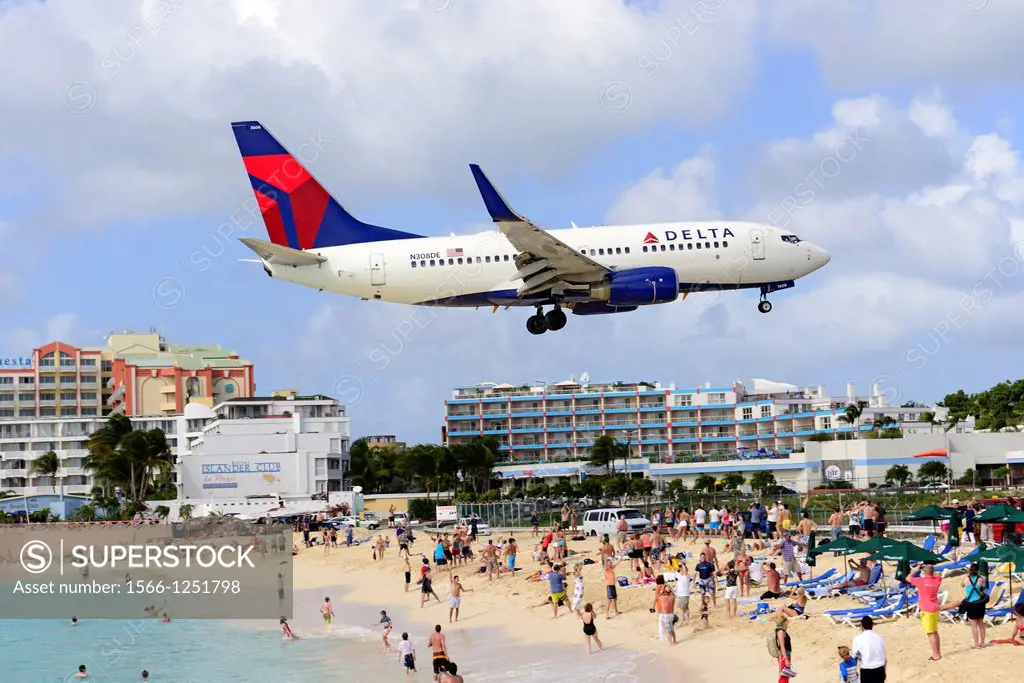 Maho Beach Airplanes St  Martin Maarten Caribbean Island Netherland Antilles