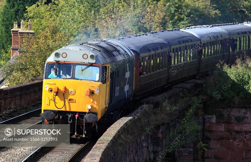 No 50026 ´Indomitable´ crosses the viaduct into Bewdley Severn Valley Railway station, Worcestershire, England, Europe