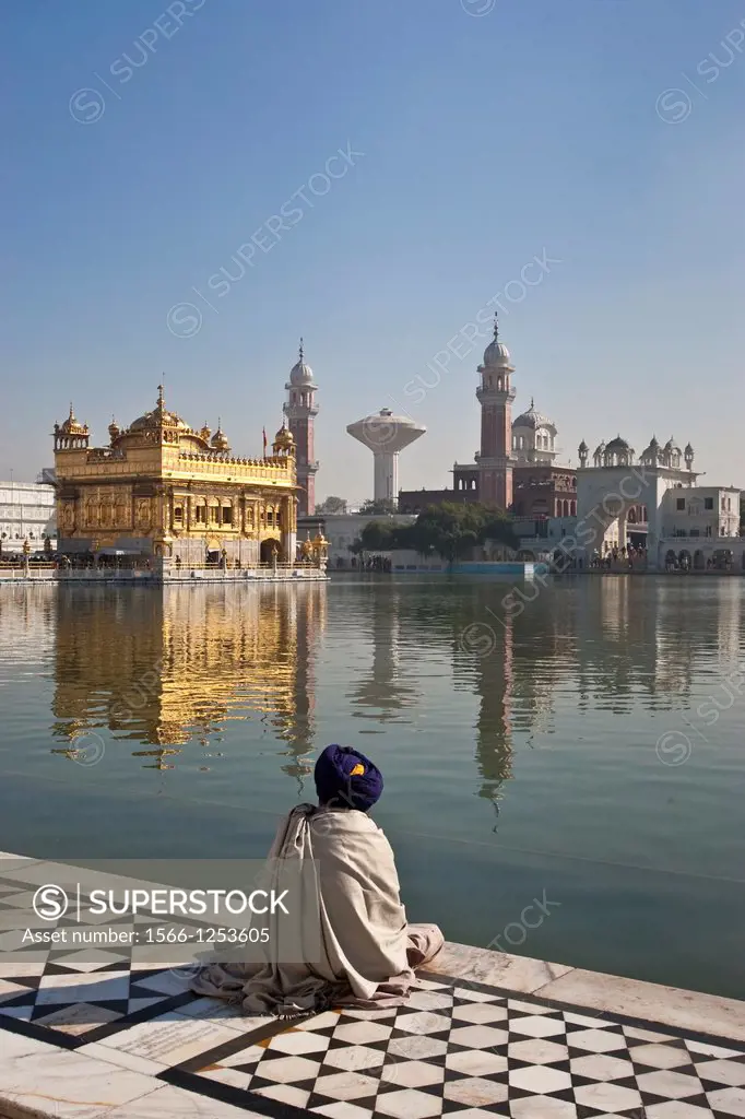 Sikh Pilgrim, The Golden Temple of Amritsar, aka The Harmandir Sahib or Hari Mandir Punjab, India