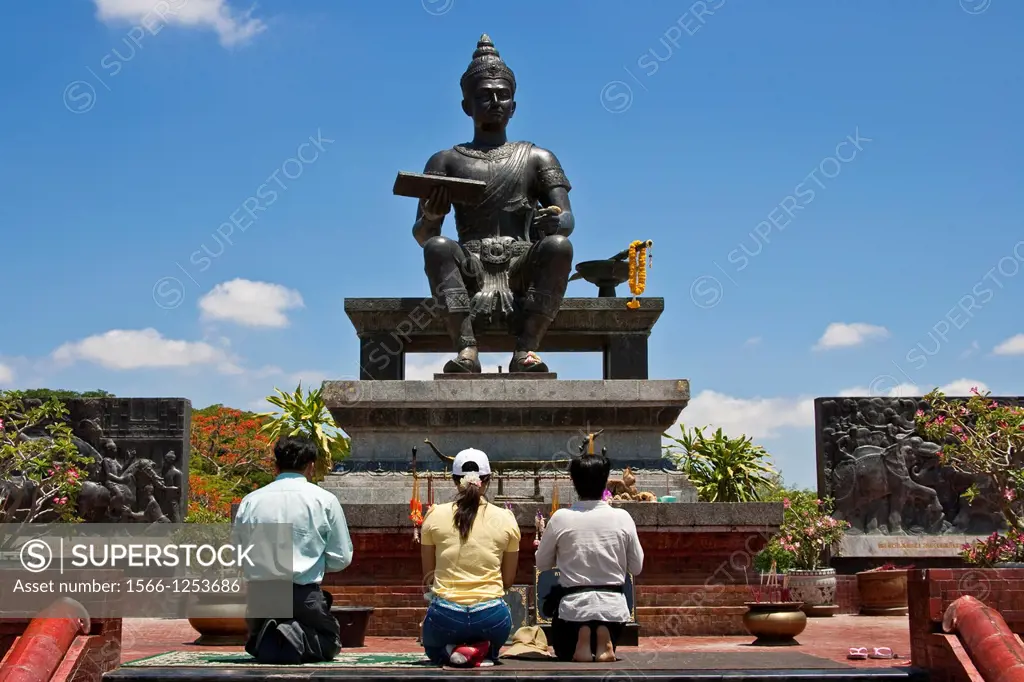 Buddhists Praying, Wat Tru Kuan, Sukhothai, Thailand