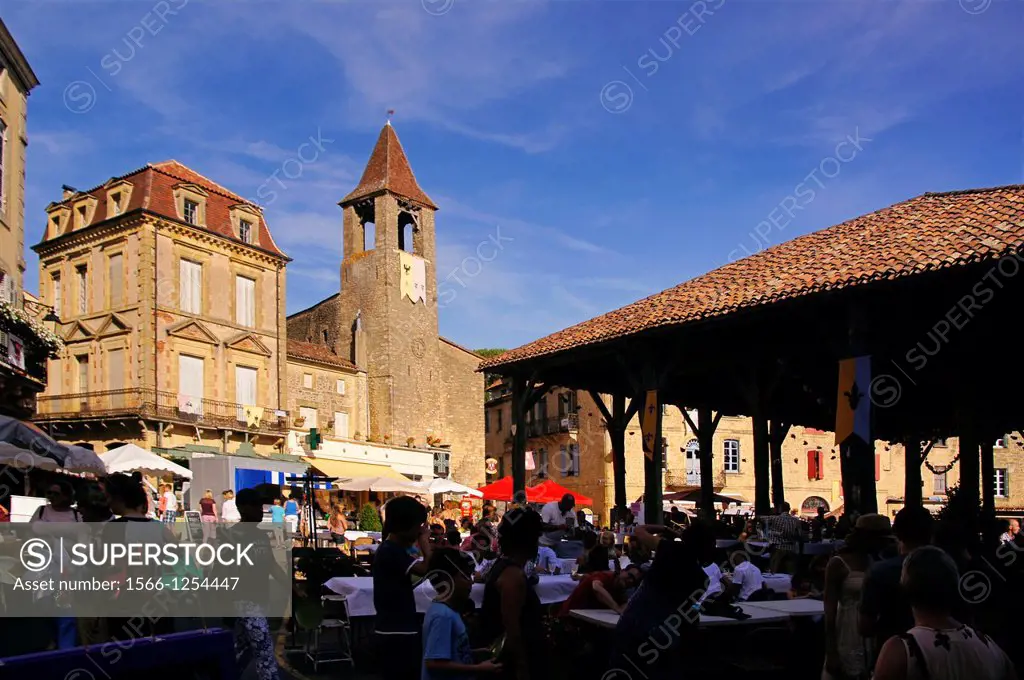 ´Halles´ 15th century covered market and ´beffroi´ tower, Belves, Dordogne, Aquitaine, France