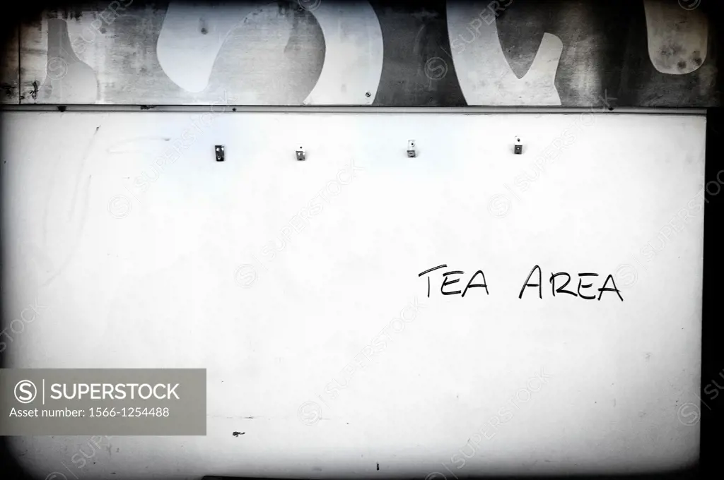 bulletin board with Tea Area message