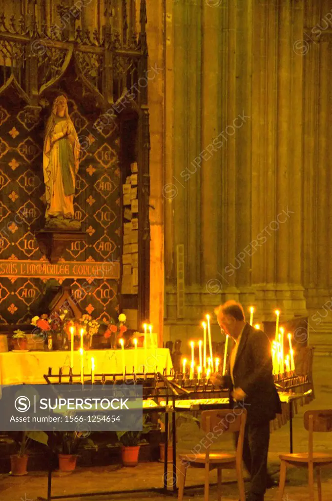 Altar to the Virgin in the Basilica of Saint Michel, Bordeaux, Way of St James, Gironde, Aquitaine, France