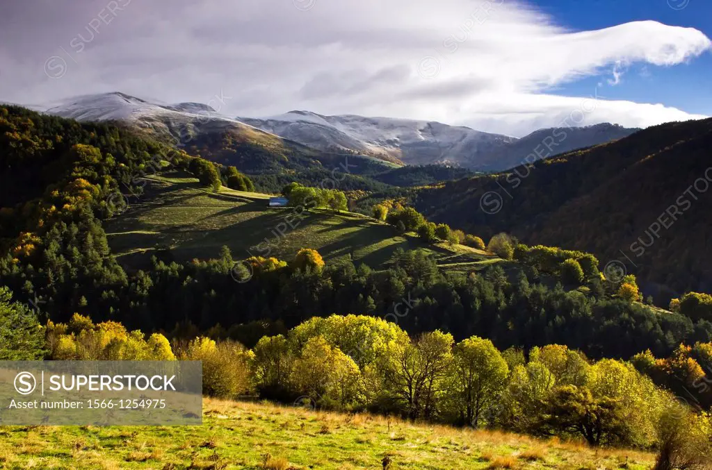 Larrau mountain pass in autumn - Salazar Valley - Pyrenees - Navarra - Spain - Europe