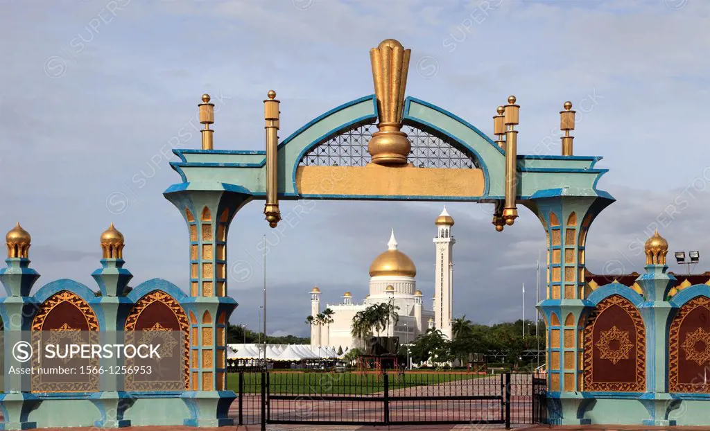 Brunei, Bandar Seri Begawan, Omar Ali Saifuddien, Mosque, gate,