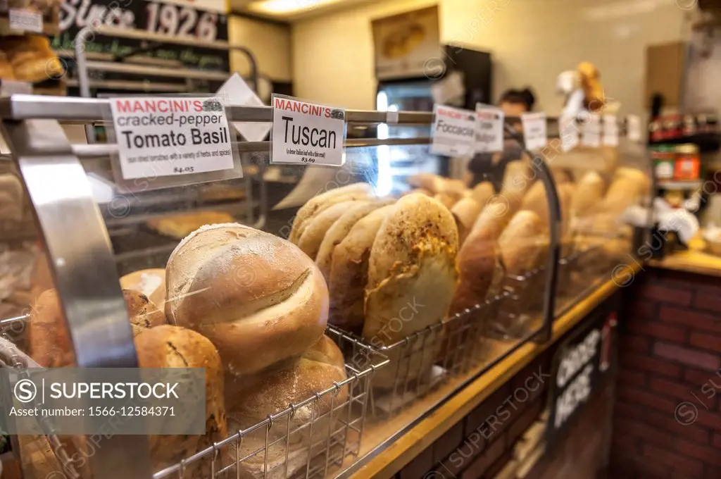 Fresh bread at Mancini´s Bakery, Pittsburgh.