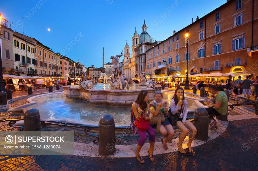 Night life in Navona Square, Rome, Lazio, Italy.