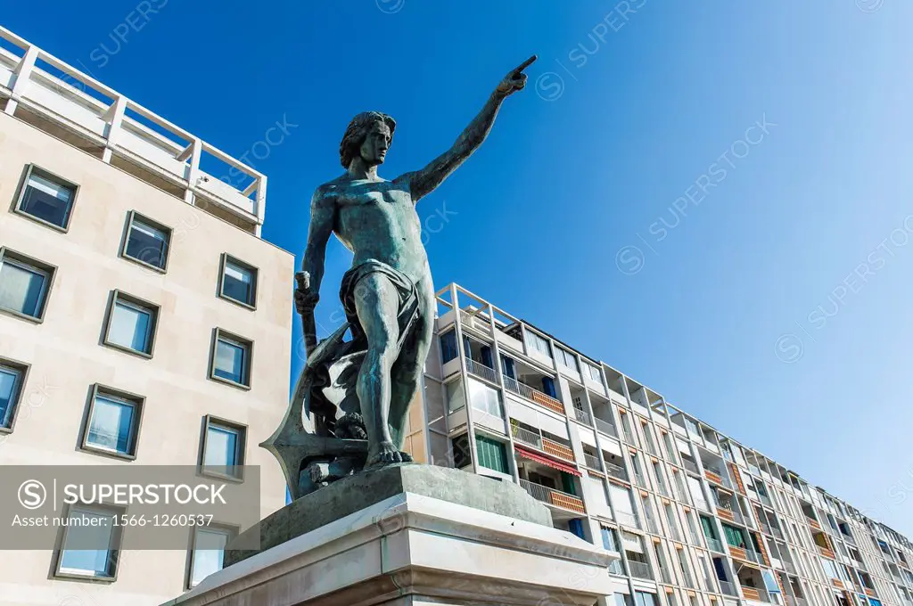 Europe, France, Var, Toulon. Quai Cronstadt statue of the Genius of navigation, work of the sculptor Louis-Joseph Daumas.