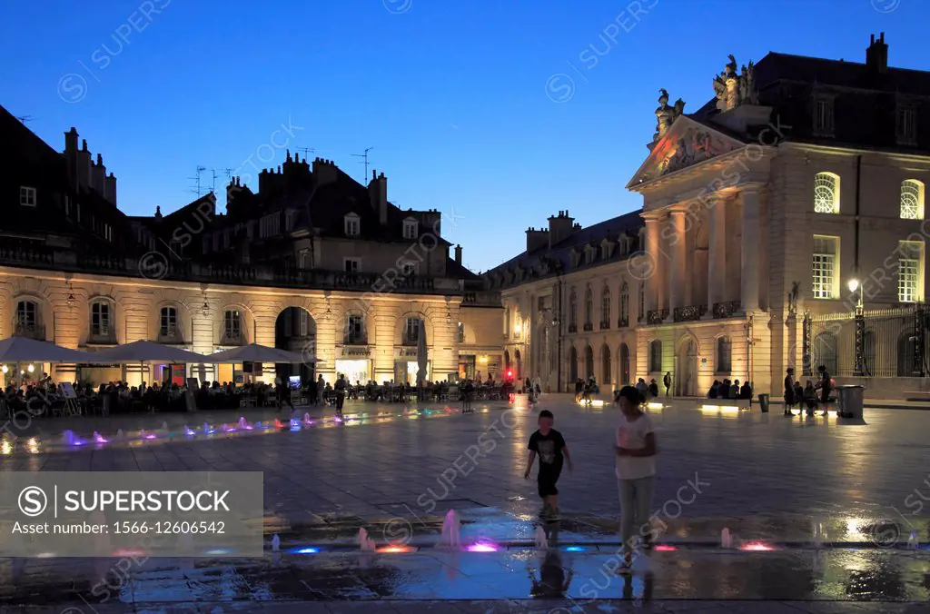 France, Bourgogne, Dijon, Palais des Ducs et des États de Bourgogne, Place de la Libération.