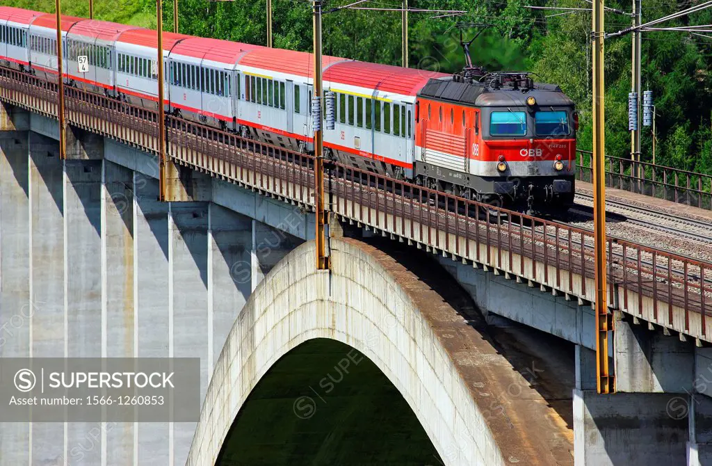Tauern Railway line, passenger train on the bridge Pfaffenberg- Zwenberg