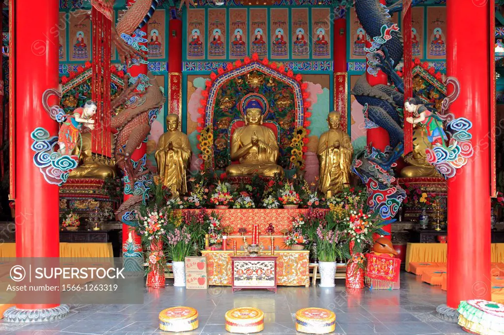China, Yunnan, Kunming, Yuantong Temple, interior,