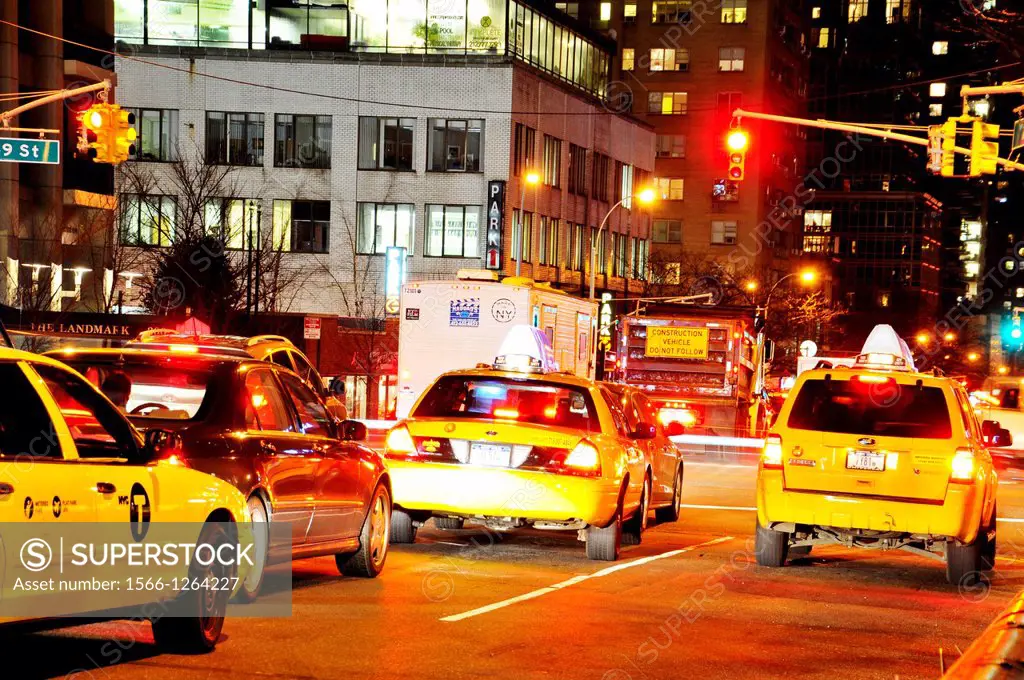 Traffic on 2nd Avenue and 59th Street, Manhattan, New York City, USA