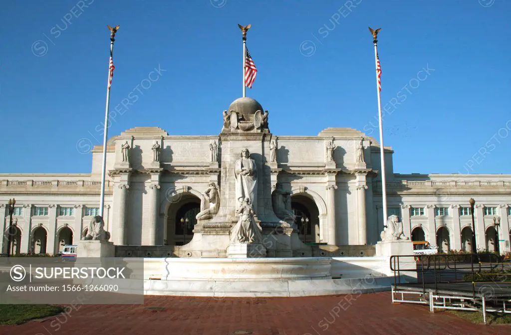 Statue of Christopher Columbus near the Union Station railroad terminal in Washington, DC