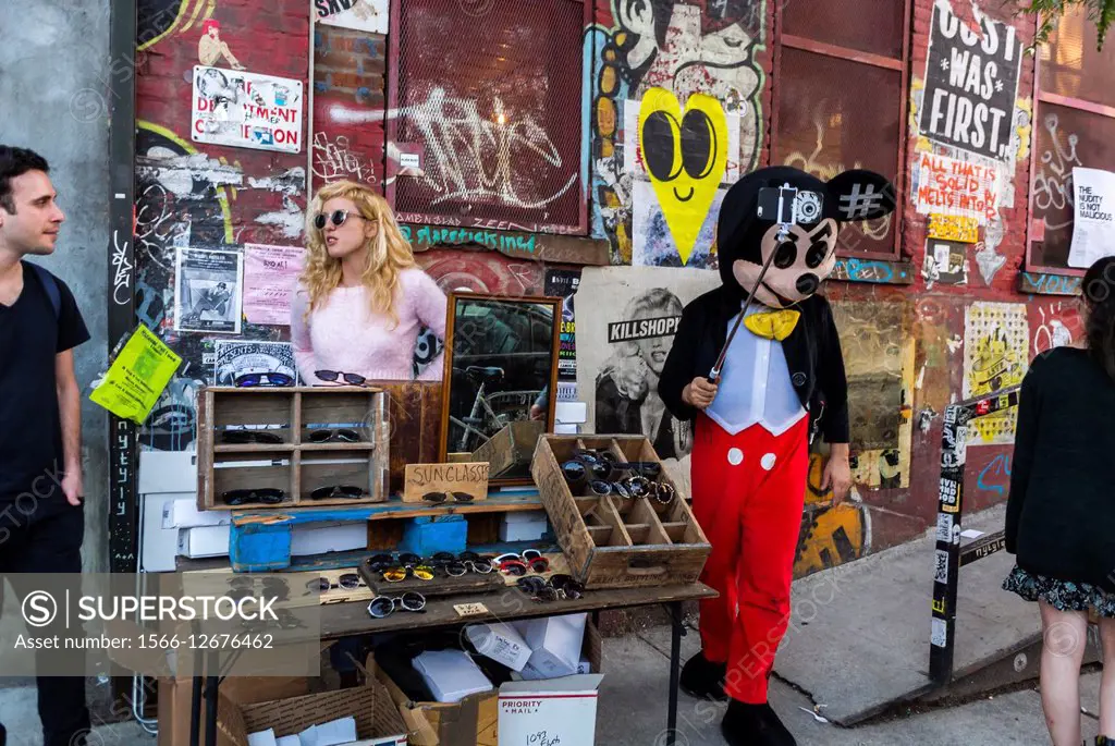 New York City, NY, USA, People Visiting Bushwick Section of Brooklyn Weekend Flea Market.