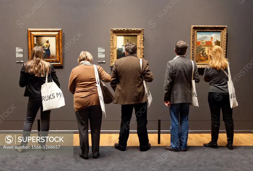 Dutch media at the opening of the rijksmuseum, after being closed for many years due to renovation