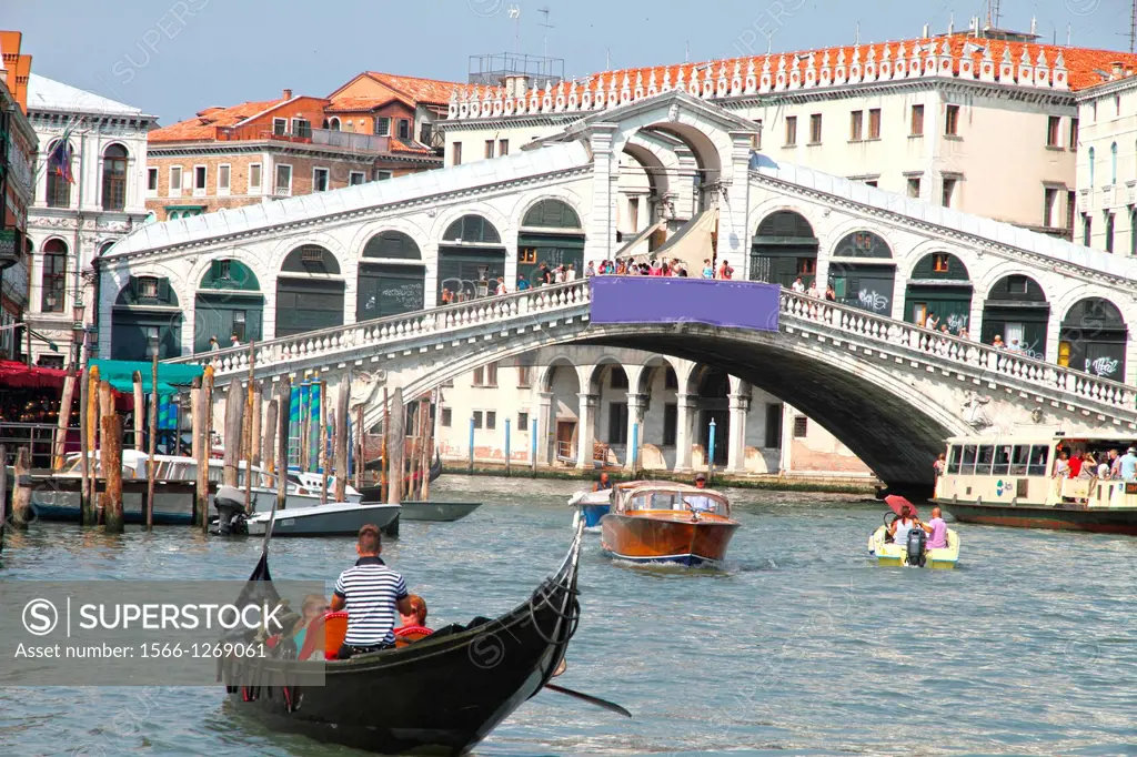Gondolier and Rialto Bridge, Buildings Promenade, Grand Canal, Venice, Veneto Region, Italy