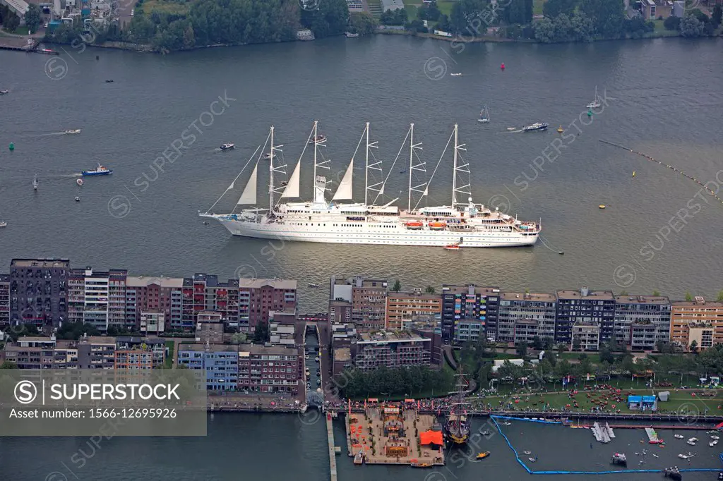 Sail is the biggest maritime event in the world. More then hundred tallships visit Amsterdam. These vessels are bing accompanied by thousands of small...