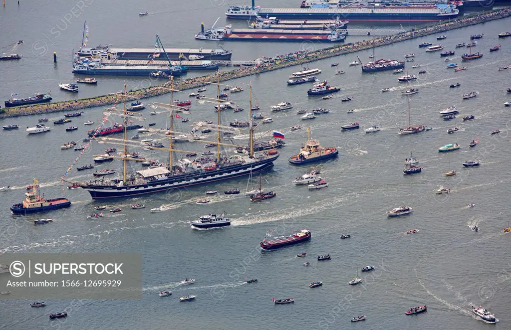 Sail is the biggest maritime event in the world. More then hundred tallships visit Amsterdam. These vessels are bing accompanied by thousands of small...