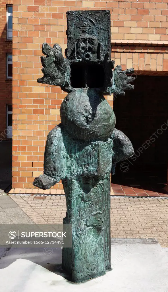 Germany, Viersen, Niers, Lower Rhine, Rhineland, North Rhine-Westphalia, NRW, Viersen sculpture collection, sculpture """"Kaspar"""" by Karl Horst Hoe...