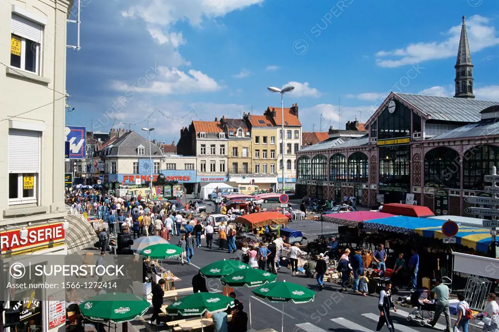 flea market in Wazemmes district, Lille, Nord department, Nord-Pas-de-Calais region, France, Europe