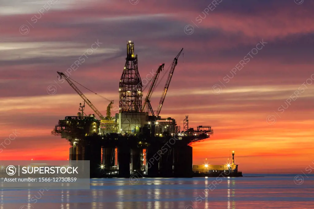 Drilling platform, Ocean Confidence, in Las Palmas port at sunrise. Puerto de La Luz, Las Palmas, Gran Canaria, Canary Islands, Spain.