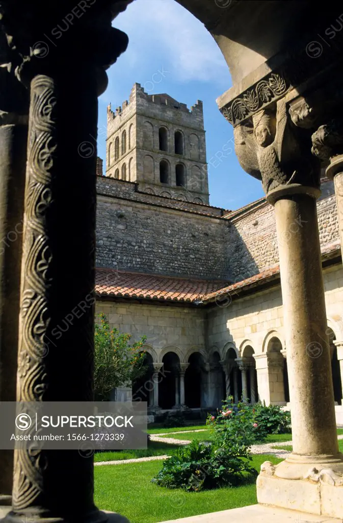 Cloister of Saintes Eulalie et Julie cathedral, Elne, Eastern Pyrenees, Languedoc-Roussillon, France