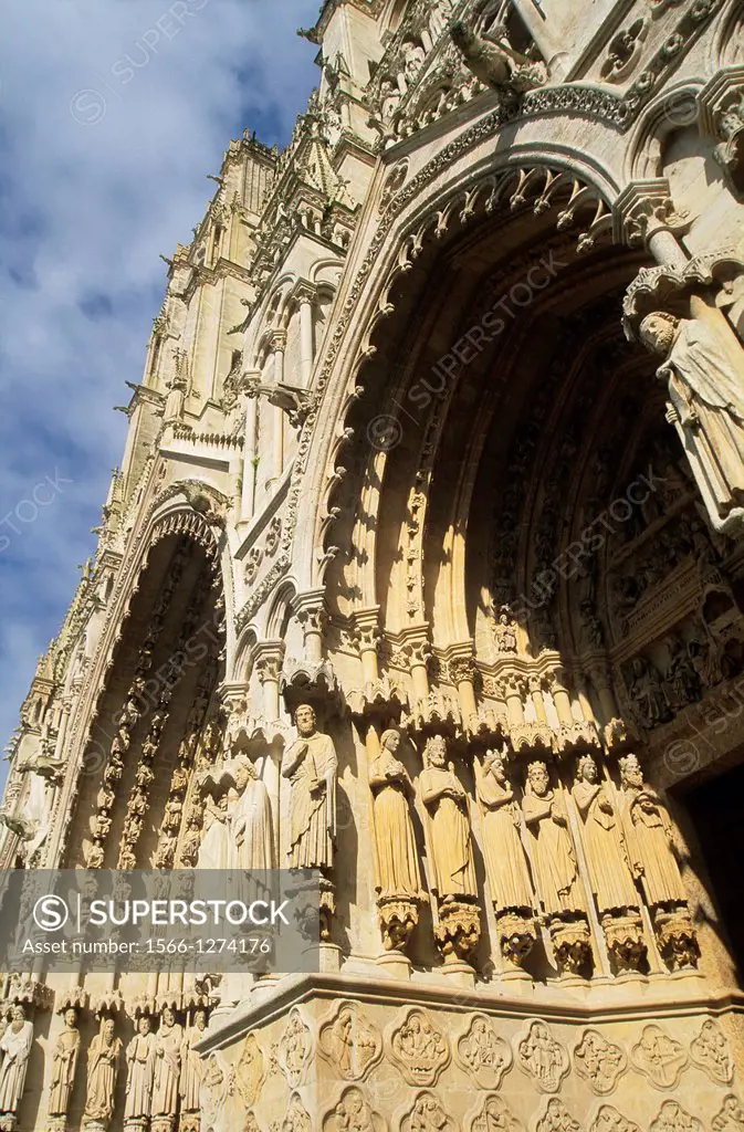 the Virgin Mary´s portal of the west facade of the Cathedral of Our Lady,Amiens, Somme department, Picardy region, France, Europe