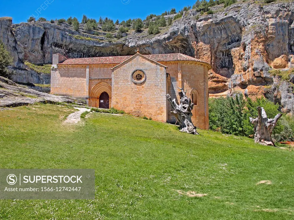 Ermita de San Bartolomé en el Cañon del río Lobos. Soria. España