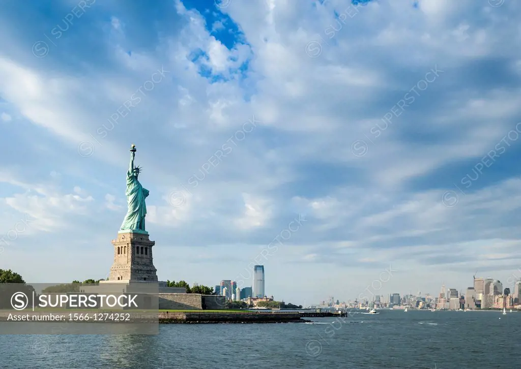 Statue of Liberty, Liberty Island, skyline of Manhatten, New York City, New York, United States of America, PublicGround