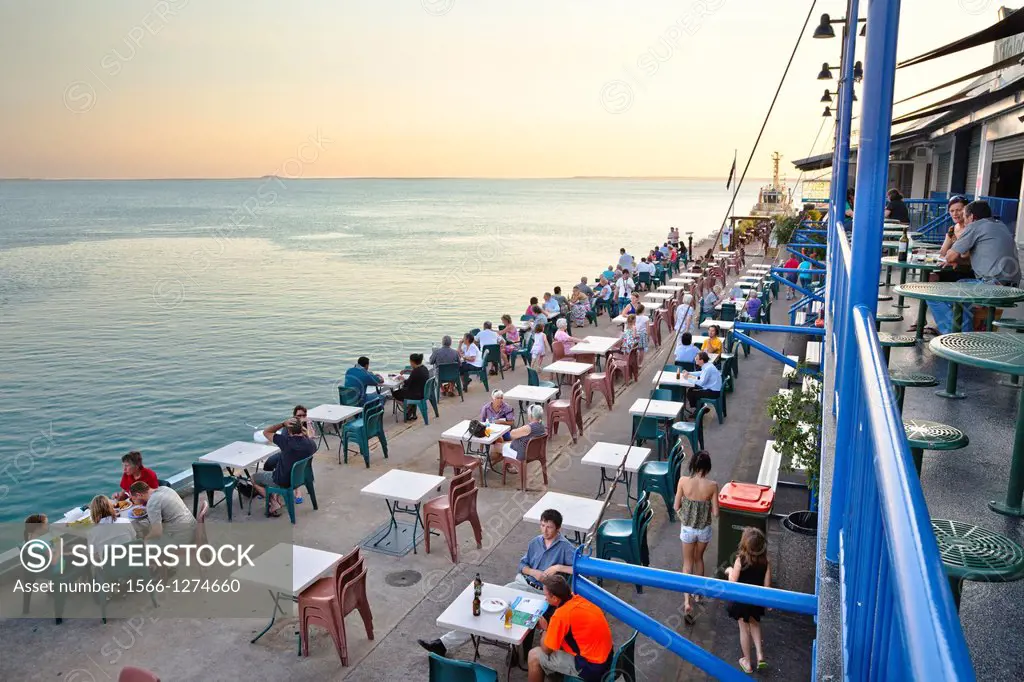 Australia, Northern Territory, Darwin, open air seafood at Stokes Hill Wharf.
